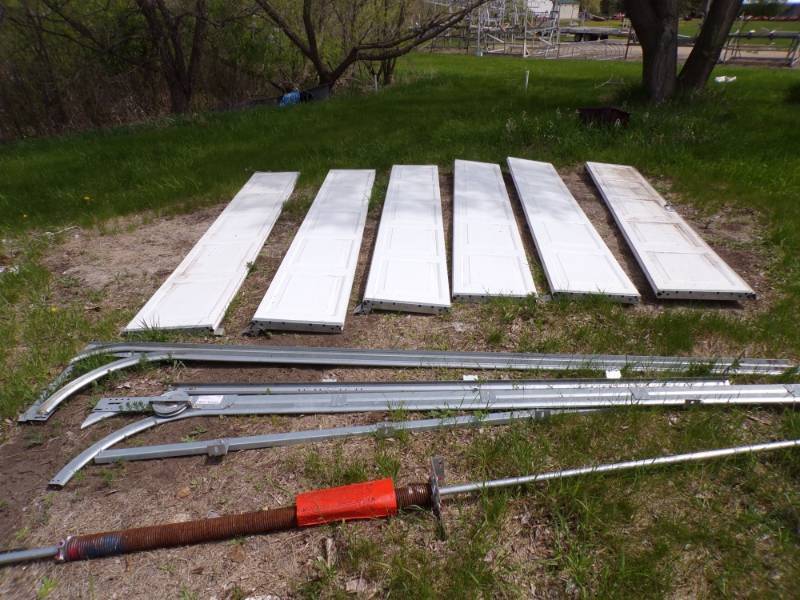 lot 1 image: 9 x 10 Garage Door