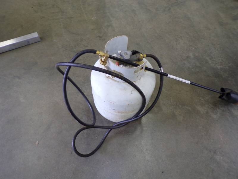lot 36 image: Propane Torch with Tank