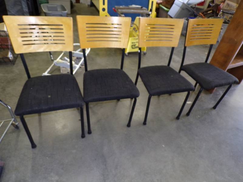 lot 41 image: 4 Chairs