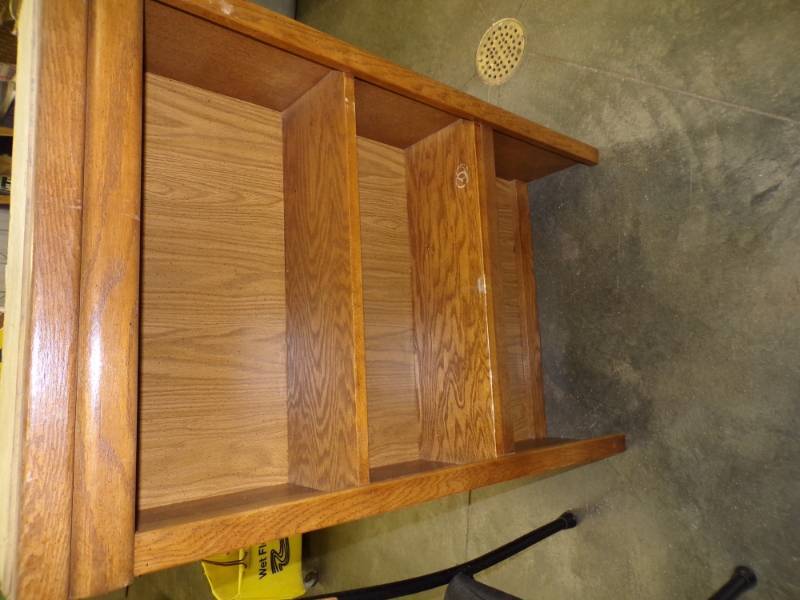 lot 44 image: Wood Shelf