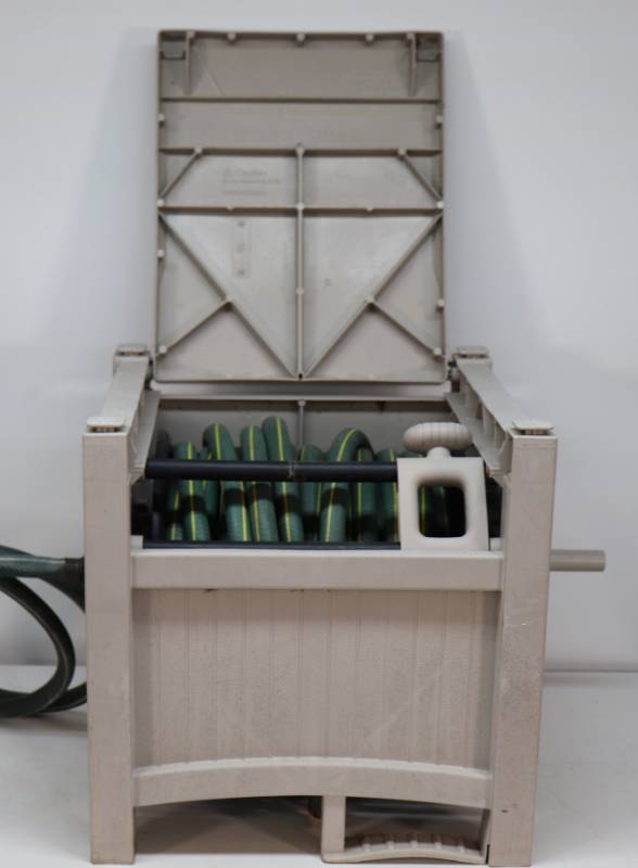lot 10 image: Garden Hose Real w Hose