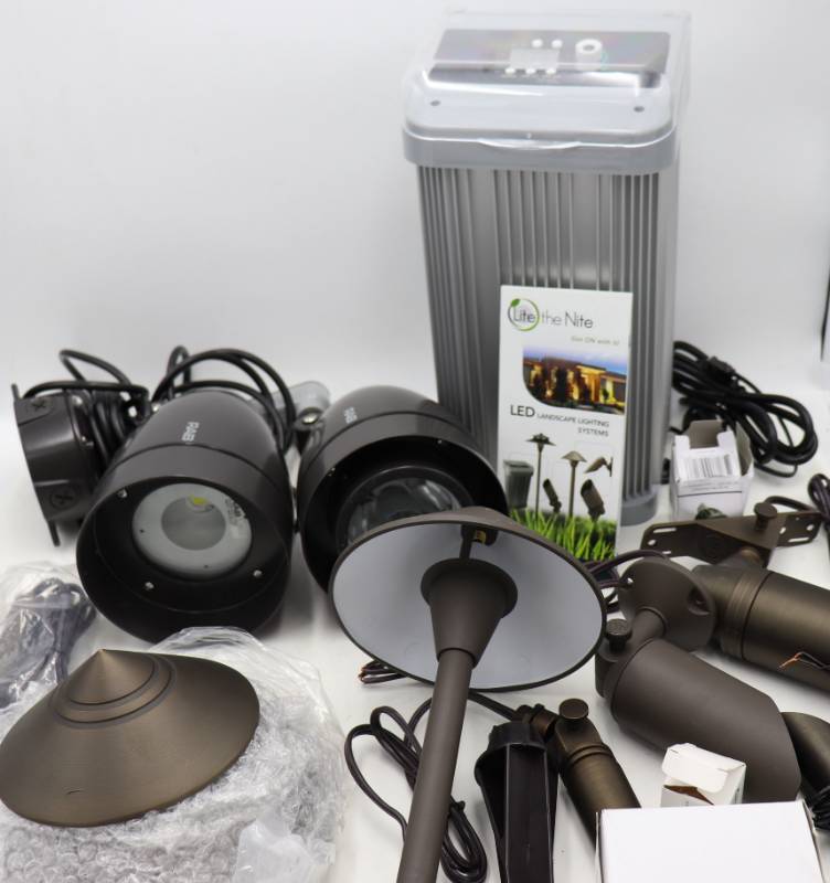 lot 16 image: LED Lanscape Lights