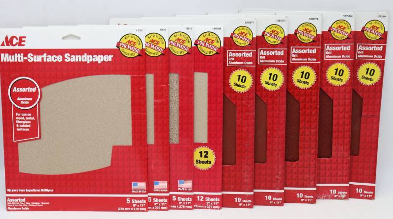 lot 27 image: 77 Sheets of Assorted Grit Multi-Surface Sandpaper