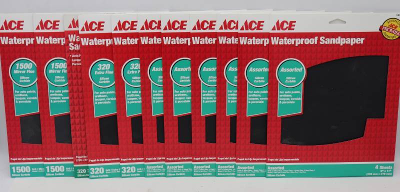 lot 32 image: 41 Sheets of Assorted Grit Waterproof Sandpaper