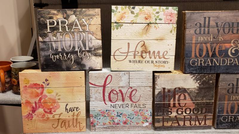 lot 150 image: (9) Kim Norlien Prints on Wooden Blocks with Encouraging and Popular Sayings
