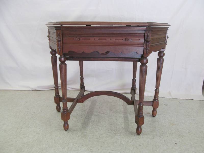 lot 1 image: Radio Cabinet- Vintage
