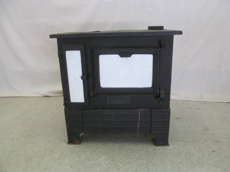 lot 2 image: Vintage Cast Iron Cook stove