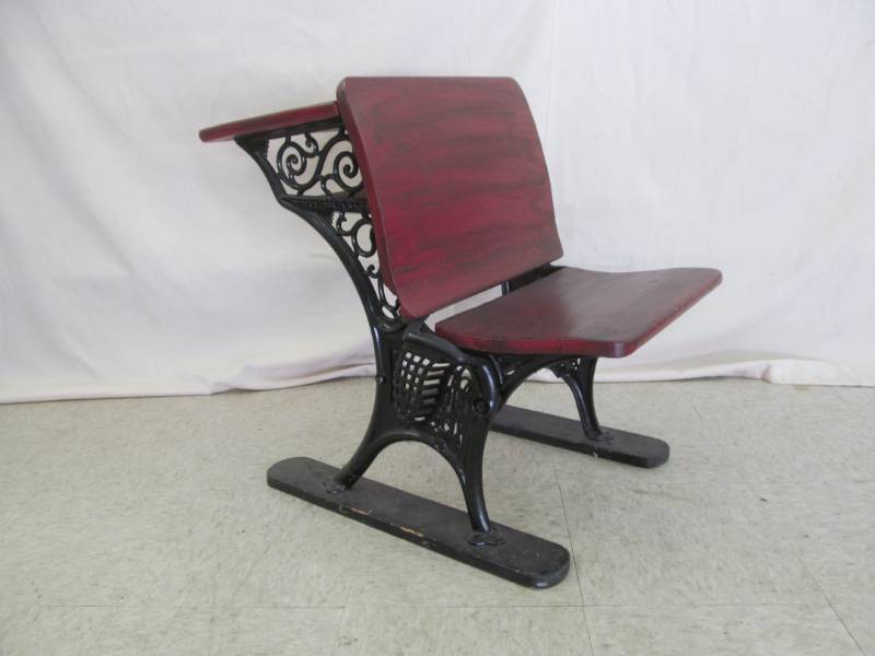 lot 4 image: Vintage School Desk