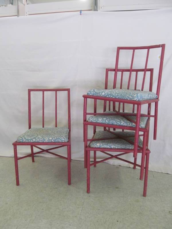 lot 11 image: Set of 4 Matching Chairs