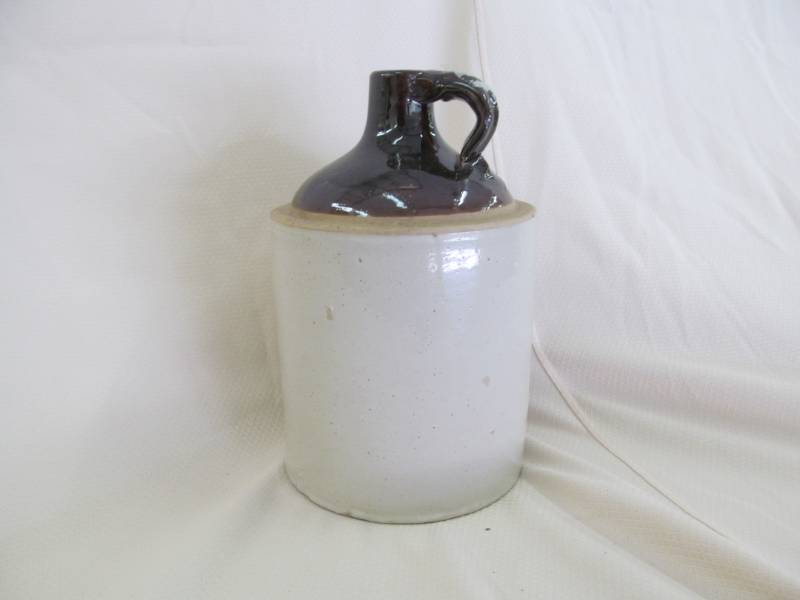 lot 21 image: Vintage Shoulder Jug Salt Glazed Unsigned
