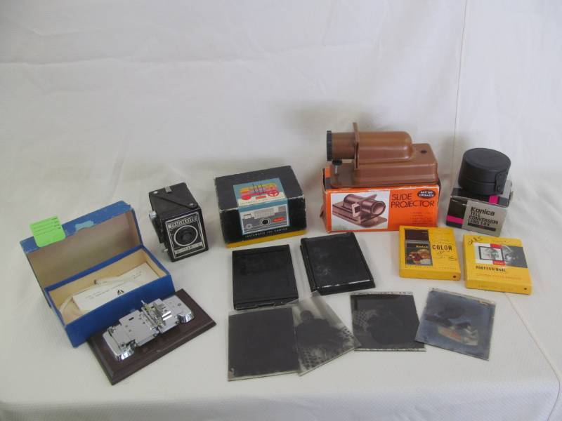 lot 42 image: Assortment of Photography Items