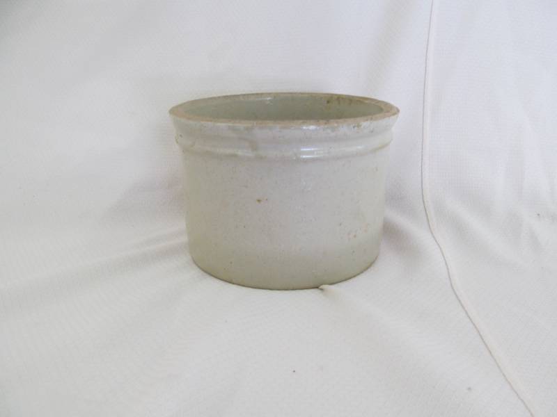 lot 43 image: Vintage Stoneware Crock