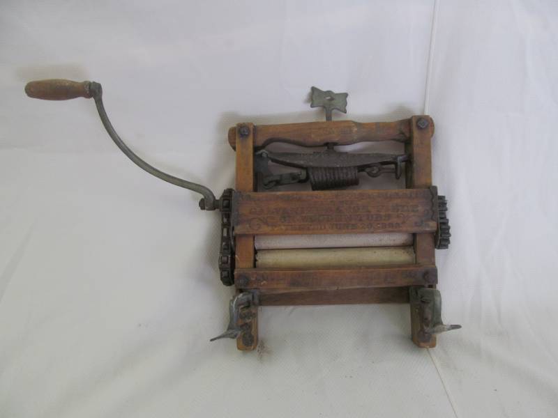 lot 51 image: Vintage Wringer