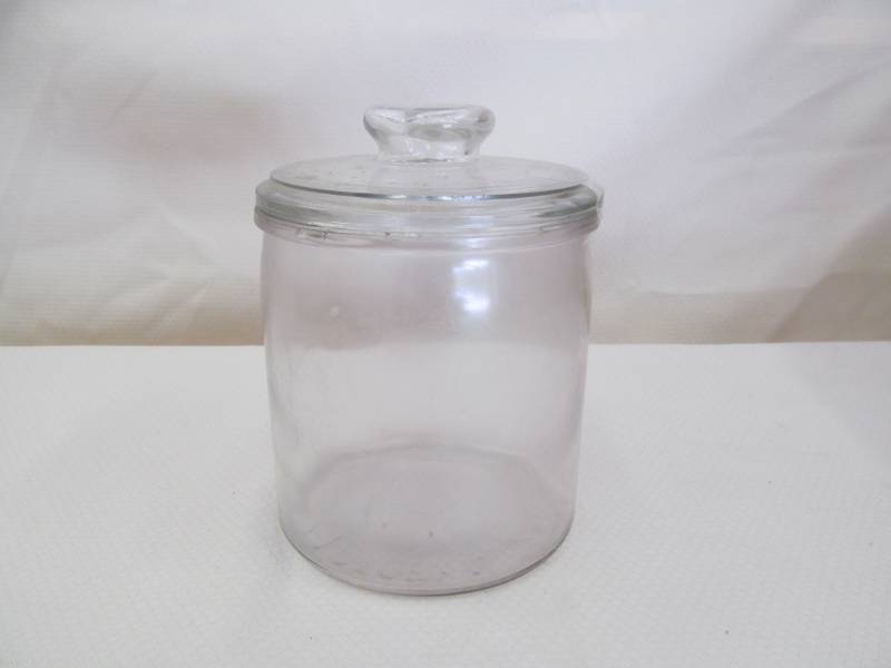 lot 65 image: Vintage Glass Tobacco Jar