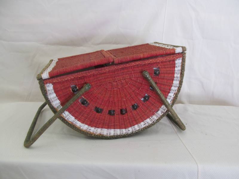 lot 80 image: Vintage Watermelon Picnic Basket