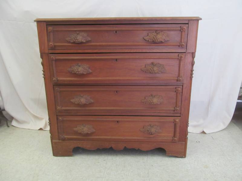 lot 94 image: Vintage Dresser Maple