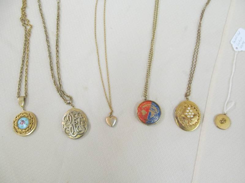 lot 103 image: Assortment of Lockets