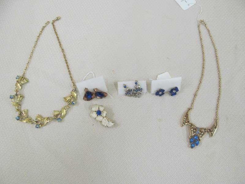 lot 102 image: Assortment of Jewelry (Rhinestones, Necklaces, Earrings)