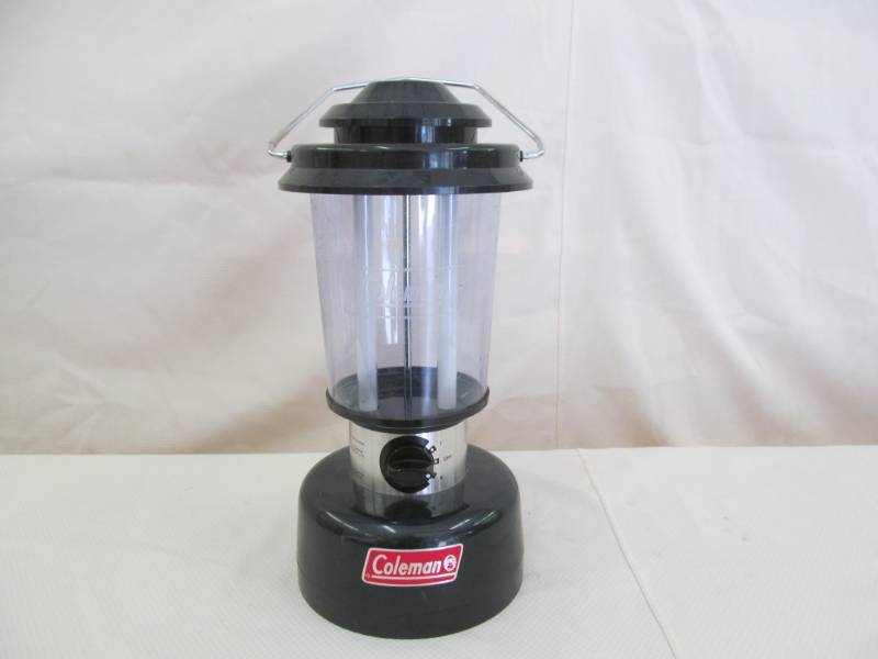 lot 128 image: Coleman Lantern