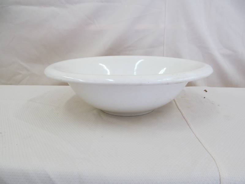 lot 131 image: Edwin Knowles Wash Basin