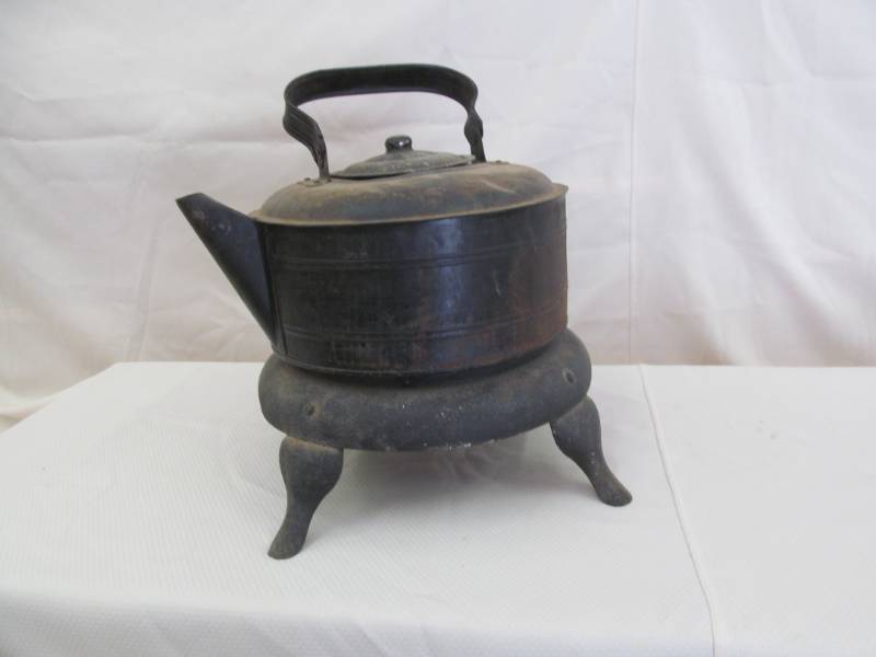lot 135 image: Vintage Kettle w warming stand