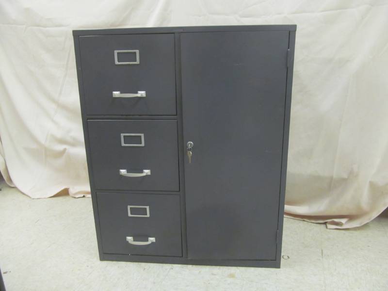 lot 141 image: File Cabinet wSafe- Locks wkeys, 3 drawers (31x17x38)