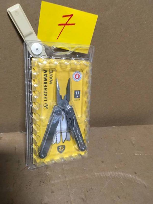 lot 7 image: Leatherman Tool Group Wave 17-in-1 Multi-Purpose Tool in good condition