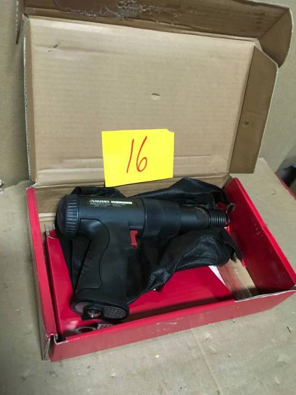 lot 16 image: Husky Vibration Damped Medium Stroke Air Hammer H4620 in good condition