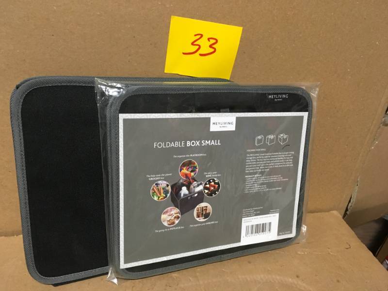 lot 33 image: 2 - FOLDABLE BOX 10.8 X 12.6 X 10.4 BLACK WITH GREY BORDER CARRY UP TO 60LBS. in good condition
