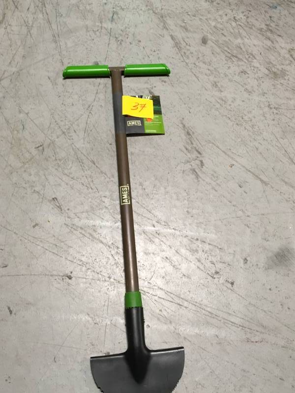 lot 37 image: Ames Steel Landscaping Edger in good condition