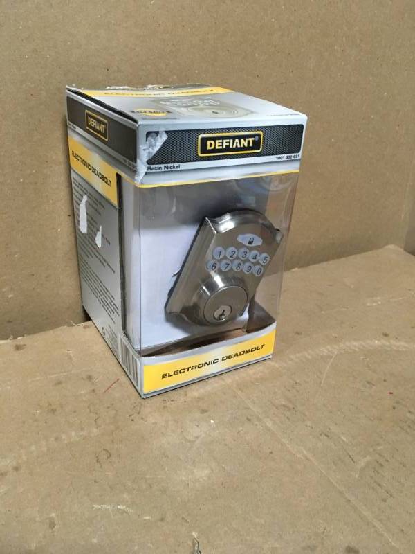 lot 63 image: Defiant Single Cylinder Satin Nickel Castle Electronic Keypad Deadbolt in good condition
