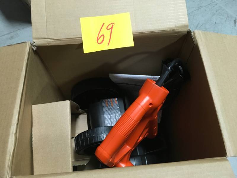 lot 69 image: BLACKDECKER 7.5 in. 12-Amp Corded Electric 2-in-1 Landscape EdgerTrencher in good condition