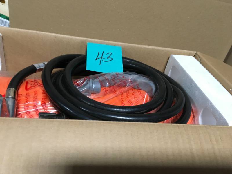 lot 43 image: Dyna-Glo Pro 60K BTU Forced Air Propane Portable Heater  in good condition