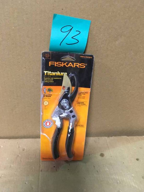 lot 93 image: Fiskars 1 in. Titanium Coated Steel Blade Bypass Hand Pruner  in good condition