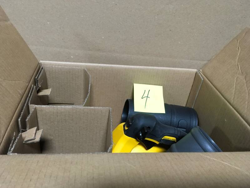 lot 4 image: Dewalt DCBL770B FlexVolt 60V MAX Handheld Blower in Good Condition