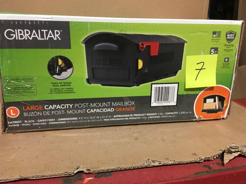 lot 7 image: Gibraltar Mailboxes Patriot Large Plastic Post-Mount Mailbox, Black in Good Condition