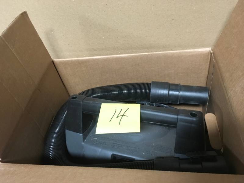 lot 14 image: RIDGID 3 Gal. 3.5-Peak HP Portable Pro WetDry Vacuum in Good Condition