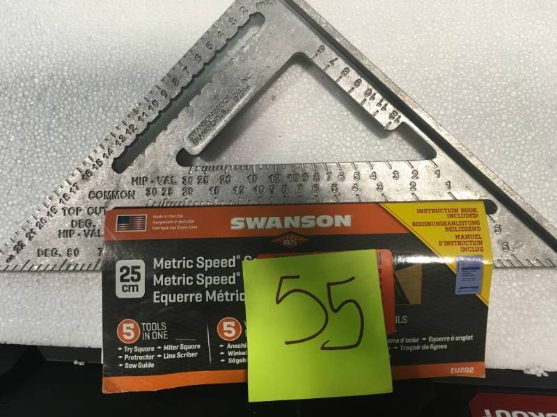lot 55 image: Swanson 25 cm Metric Speed Square carded with English German and French in Good Condition