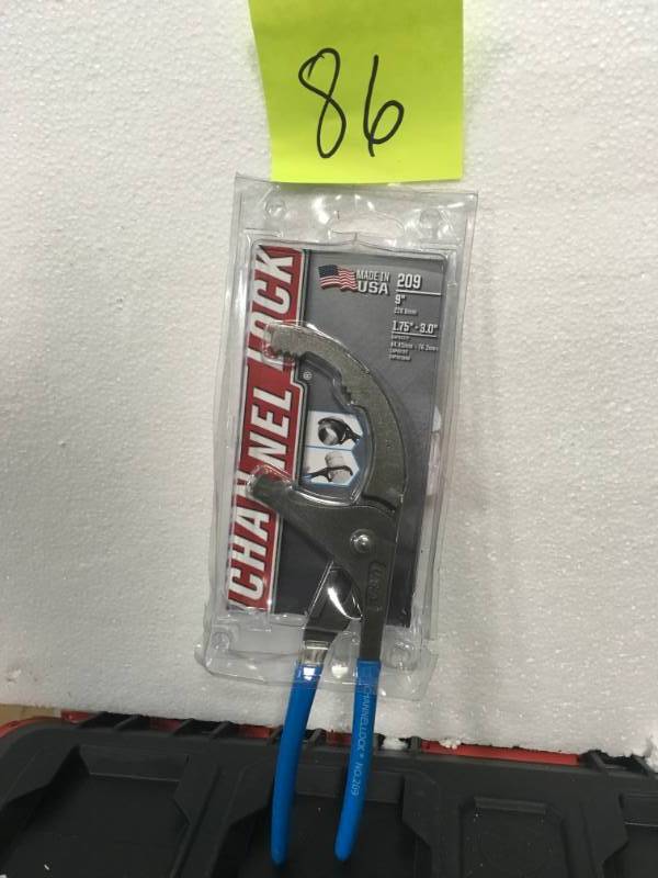 lot 86 image: Channellock 209 NA 9 Oil Filter and PVC Plier in Good Condition