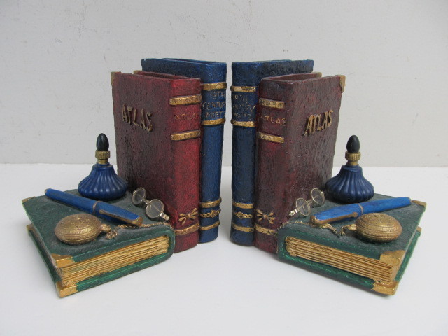 lot 29 image: Vintage Style Classic Atlas Bookends