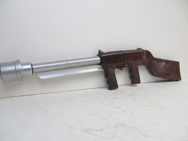 lot 41 image: Vintage Newell AIRFIRE Sub Machine Gun - Ping Pong Ball Shooter