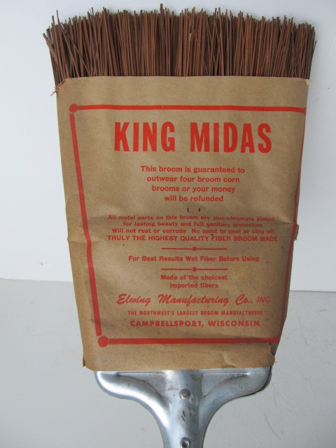 lot 59 image: NOS Vintage 1940s KING MIDAS Broom