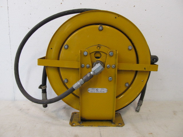 lot 82 image: Heavy Duty GRACO Air Hose Reel