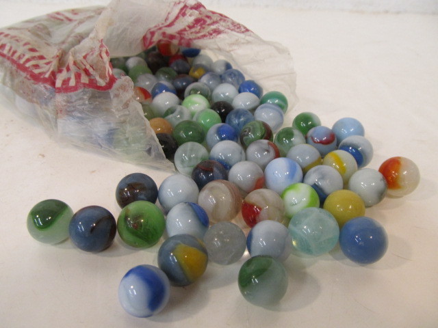 lot 87 image: Bag Full of Vintage Marbles