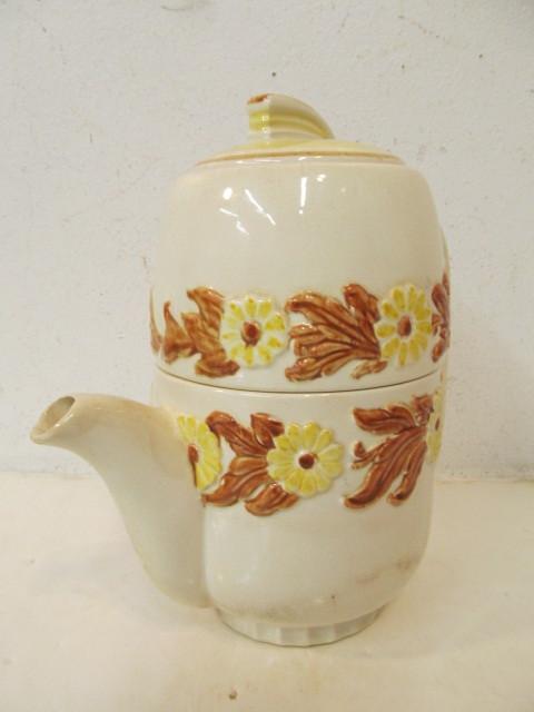 lot 88 image: Vintage RED WING Pottery 3-Piece Teapot