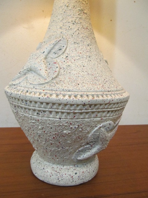 lot 103 image: Mid Century Modern White with Splatter and Starfish Designs