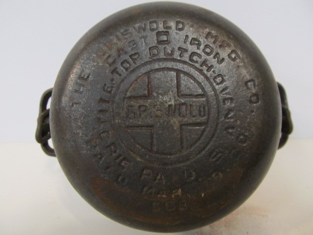 lot 143 image: Old Vintage GRISWOLD Cast Iron Toy Number 0 Dutch Oven