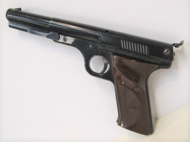 lot 149 image: Vintage DAISY No. 177 Target Special Air Pistol
