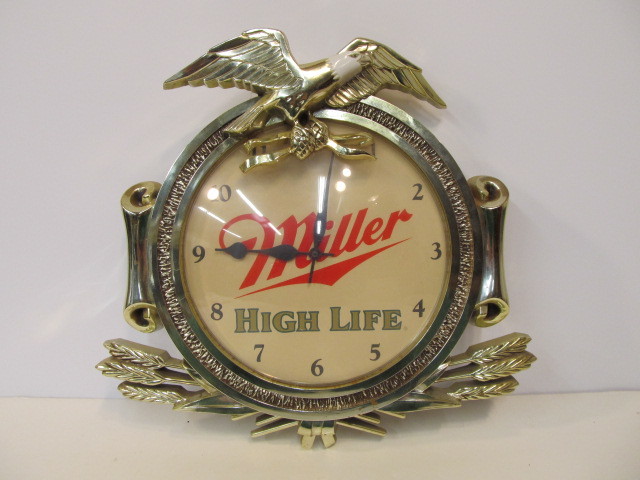 lot 152 image: Working Vintage MILLER HIGH LIFE Advertising Lighted Beer Clock Sign