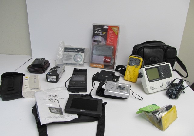 lot 75 image: Lot of Weather Radios & Electronics